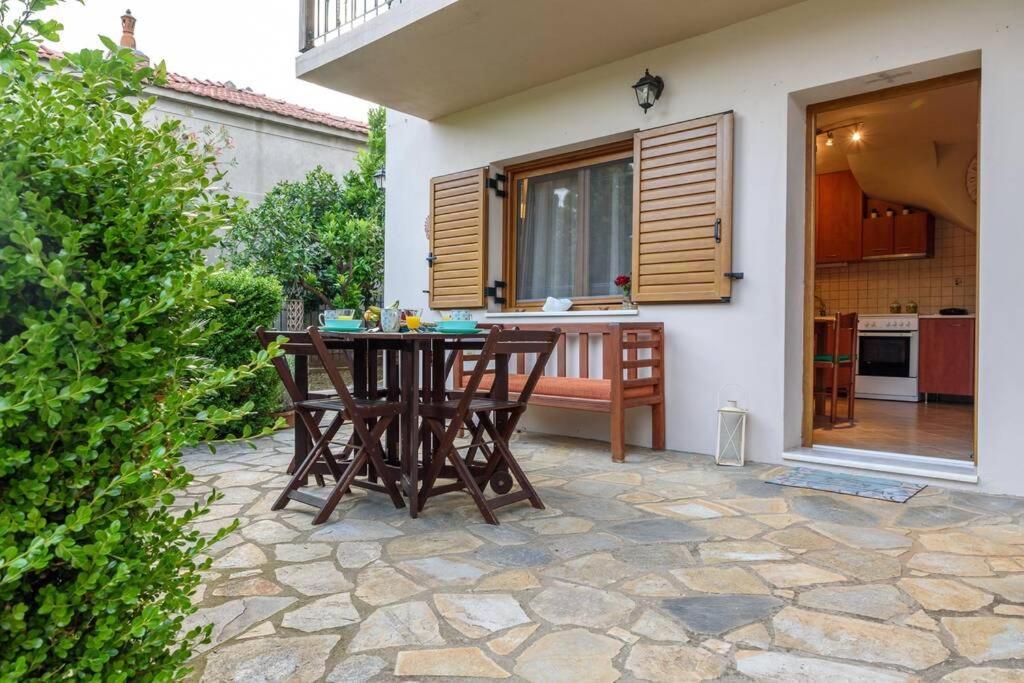 Small House With Garden & View Promirion Exteriör bild